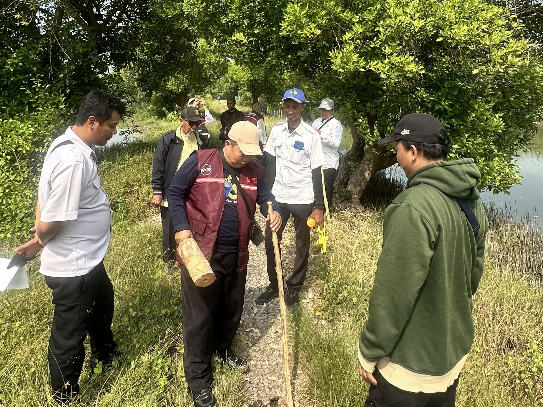 DPUTR Gresik Mantapkan Persiapan Pembangunan Jalan Kemudi–Betoyoguci melalui Pemasangan Tanda Batas Bidang Tanah di Desa Kemudi