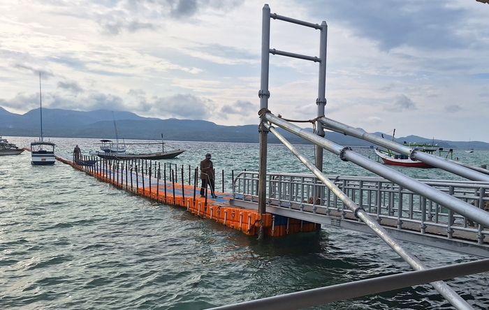 Dukung Pariwisata dan Ekonomi Nelayan, Dinas PUTR Tuntaskan Perbaikan Dermaga Apung Gili Noko Bawean